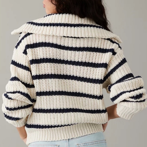 AE Quarter-Zip Collared Sweater - Picture 8 of 8